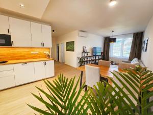 Photo de la galerie de l'établissement 3 room Apartment 2x balcony, new building, 21, à Bratislava