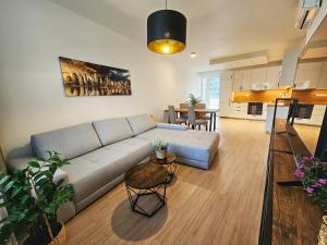 Photo de la galerie de l'établissement 3 room Apartment 2x balcony, new building, 21, à Bratislava