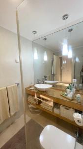 A bathroom at Selena Luxury Monte Carrera