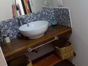 Bilik mandi di Casa Dora +7 gambar