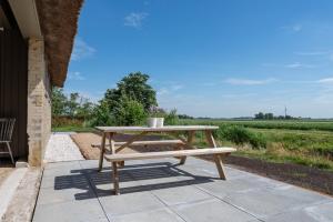 Fotografie z fotogalerie ubytování Appartement de Dageraad in monumentale boerderij v destinaci Kimswerd