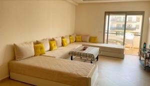 Gallery image of Appartement familial avec piscine à 900m de la mer Résidence calme in Bouznika