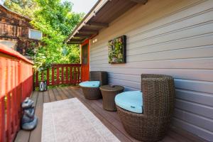 En balkong eller terrass på Vacation Rental Home in Downtown Manitou Springs