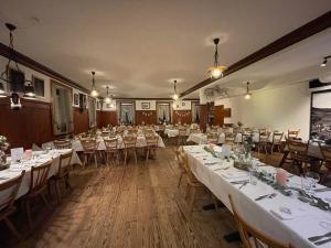 Restaurace v ubytování Gasthaus Zum Wilden Mann