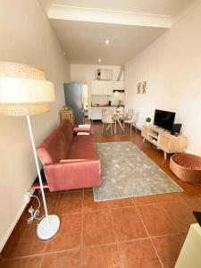 Et tv og/eller underholdning på Beautiful Apartment near Carcavelos Beach