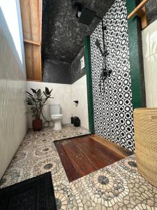 Salle de bains dans l'établissement Gili Land