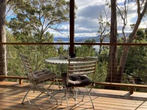 Balkón nebo terasa v ubytování My Bruny Island Home