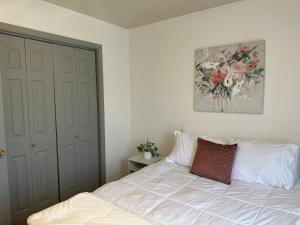 Postel nebo postele na pokoji v ubytování Home Away From Home - 3 Bed & 2 Bath - BEST VALUE
