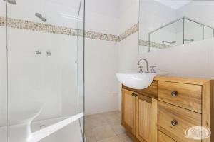 Koupelna v ubytování Ironbark Abode + 6 fotografií