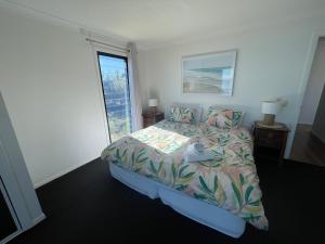 Bayview Breeze客房内的一张或多张床位