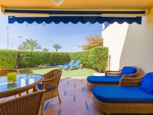 A seating area at Meloneras Bay Suites