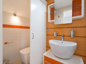 A bathroom at Meloneras Bay Suites