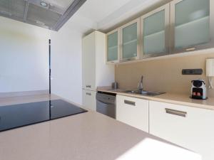 Kuchnia lub aneks kuchenny w obiekcie Salobre Villas Lagos