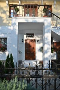 Το κτήριο όπου στεγάζεται  το διαμέρισμα