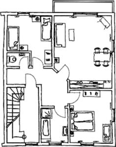 einen schwarz-weißen Grundriss eines Hauses in der Unterkunft Ferienhof Veit 