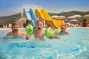 Bazén v ubytování Sunny Dubrovnik by Valamar nebo v jeho okolí
