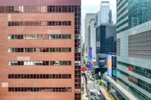 Gallery image of Midtown 1BR w DM Elevator Gym nr Times Sq NYC-798 in New York