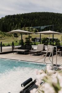 Bazén v ubytování Hotel Neubergerhof nebo v jeho okolí