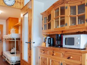 Η κουζίνα ή μικρή κουζίνα στο Apartment Christiania 2 O1 by Interhome
