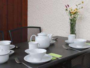 Удобства за правене на кафе и чай в Apartment Gai Matin A 9 by Interhome
