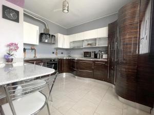 Köök või kööginurk majutusasutuses Accomodo RHP18 Pentavano Fiera