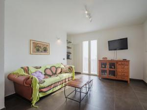 TV a/nebo společenská místnost v ubytování Holiday Home Zia Maria by Interhome