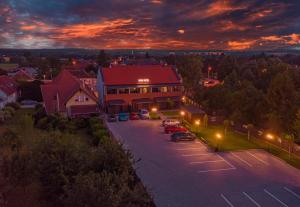 Pohľad na východ alebo západ slnka z hotela alebo blízkeho okolia