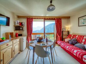 Naturlandskabet i nærheden af lejligheden + 32 billeder