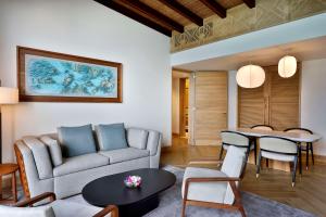 Posezení v ubytování Mango House Seychelles, LXR Hotels & Resorts