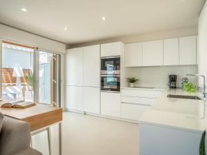 Kuchyň nebo kuchyňský kout v ubytování Apartment Attic Sea Views by Interhome + 17 fotografií