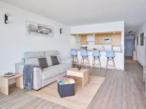 Kuchyň nebo kuchyňský kout v ubytování Apartment Sea View Neptuno by Interhome