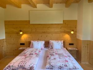 Postel nebo postele na pokoji v ubytování Holiday Home Hettegg Lehen by Interhome