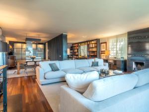 Ruang duduk di Villa Vistamar by Interhome