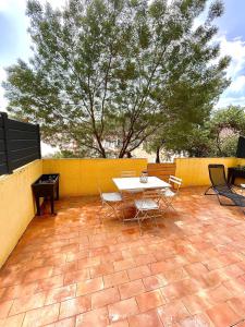 Fotografia z galérie ubytovania Appartement proche mer avec terrasse et jardin privatif v destinácii Hyères