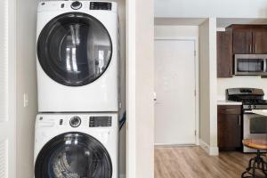 Φωτογραφία από το άλμπουμ του Mountain View 2br w gym spa nr tech companies SFO-1429 σε Los Altos +34 φωτογραφίες