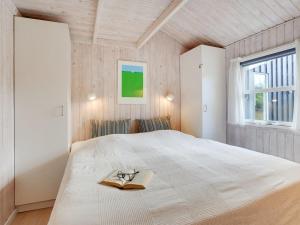 Postel nebo postele na pokoji v ubytování Holiday Home Hagbard - 2-6km from the sea by Interhome + 11 fotografií