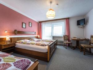 Ένα ή περισσότερα κρεβάτια σε δωμάτιο στο Holiday Home Bayerisch Häusl by Interhome