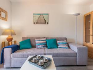 Χώρος καθιστικού στο Apartment Les Terrasses Notre Dame du Port-8 by Interhome +17 φωτογραφίες
