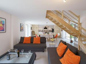 Posezení v ubytování Holiday Home Pointe du Raz by Interhome