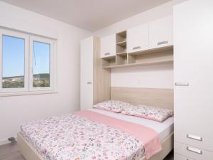Postel nebo postele na pokoji v ubytování Apartment Franka by Interhome