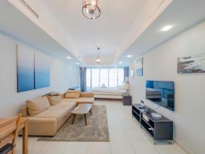 Gallery image of Bright Furnished Studio Apartment, JLT in Dubai