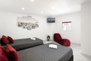 Μια τηλεόραση ή/και κέντρο ψυχαγωγίας στο Host Wise - Spacious Noble Apartaments Ace Location