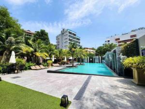 Bazén v ubytování Arcadia Center Suites- Privacy Ultimate Luxury Living nebo v jeho okolí