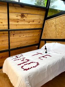 Postel nebo postele na pokoji v ubytování Encanto Glamping