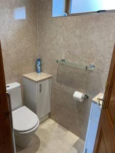 Koupelna v ubytování Large Annex in Country Home, Worcestershire