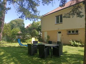 Vonkajšia záhrada v ubytovaní Villa 100 m du Touquet entre forêt et mer