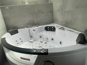 Fotografie z fotogalerie ubytování Le bourget - Suite romantique v Narbonne