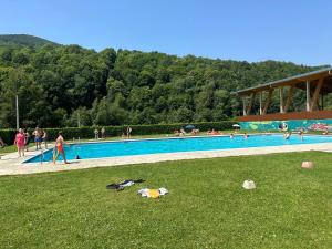 Bazén v ubytování Cal Harrys - La Mejor Casa de vacaciones en Pyrenees con Vistas a la Montaña nebo v jeho okolí