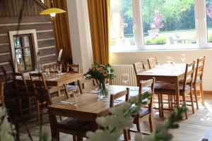 Posedenie v ubytovaní Resort Lesní Lázně