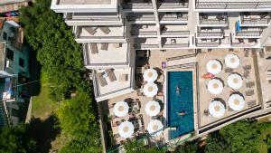 Bazén v ubytování Hotel Pima Budva nebo v jeho okolí